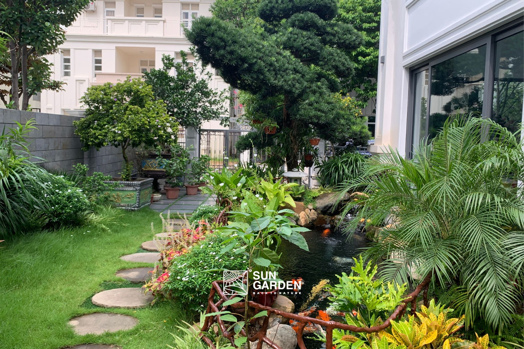 Thiết kế sân trước nhà phố 2