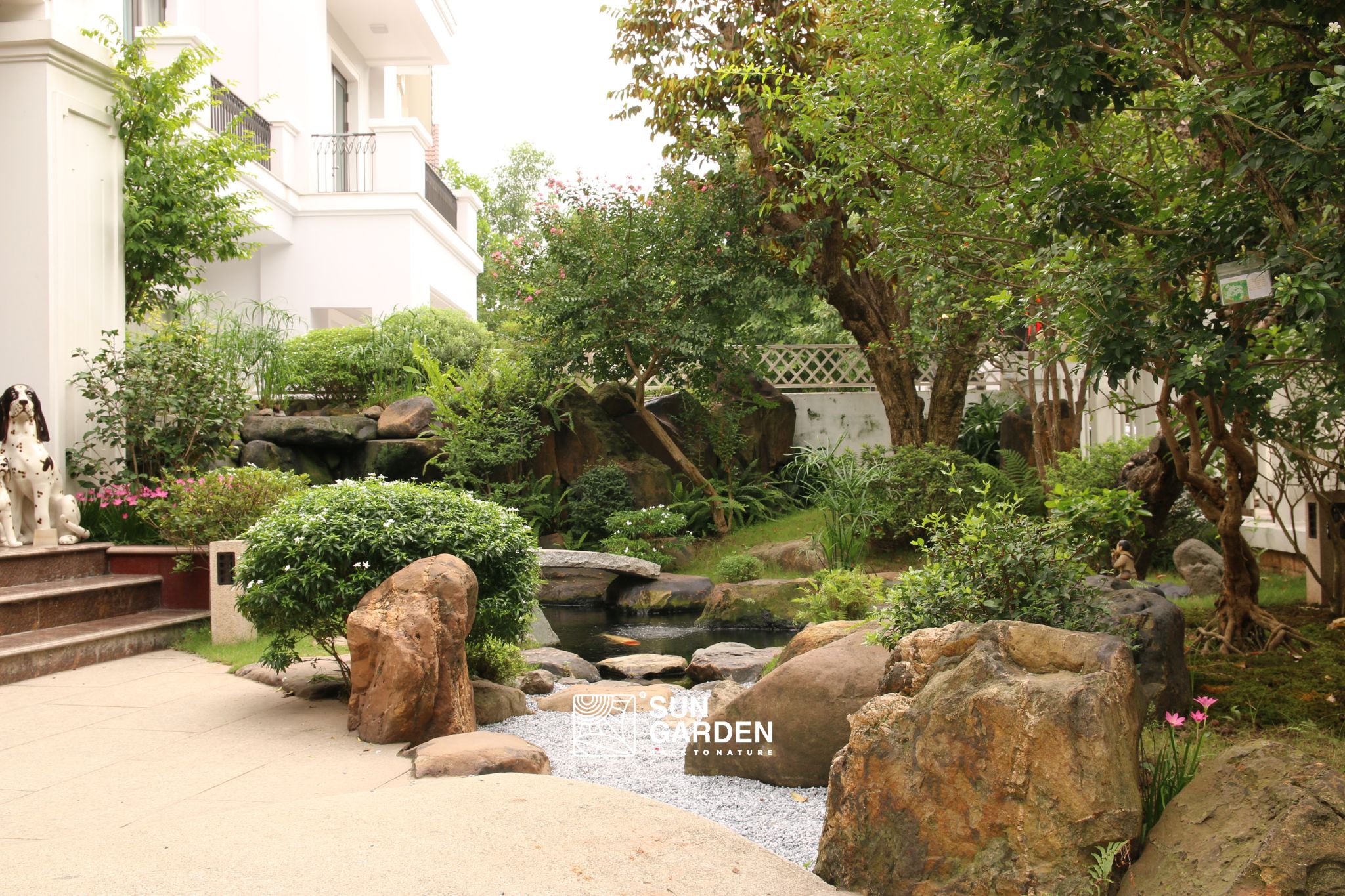 thiết kế sân trước nhà phố 5