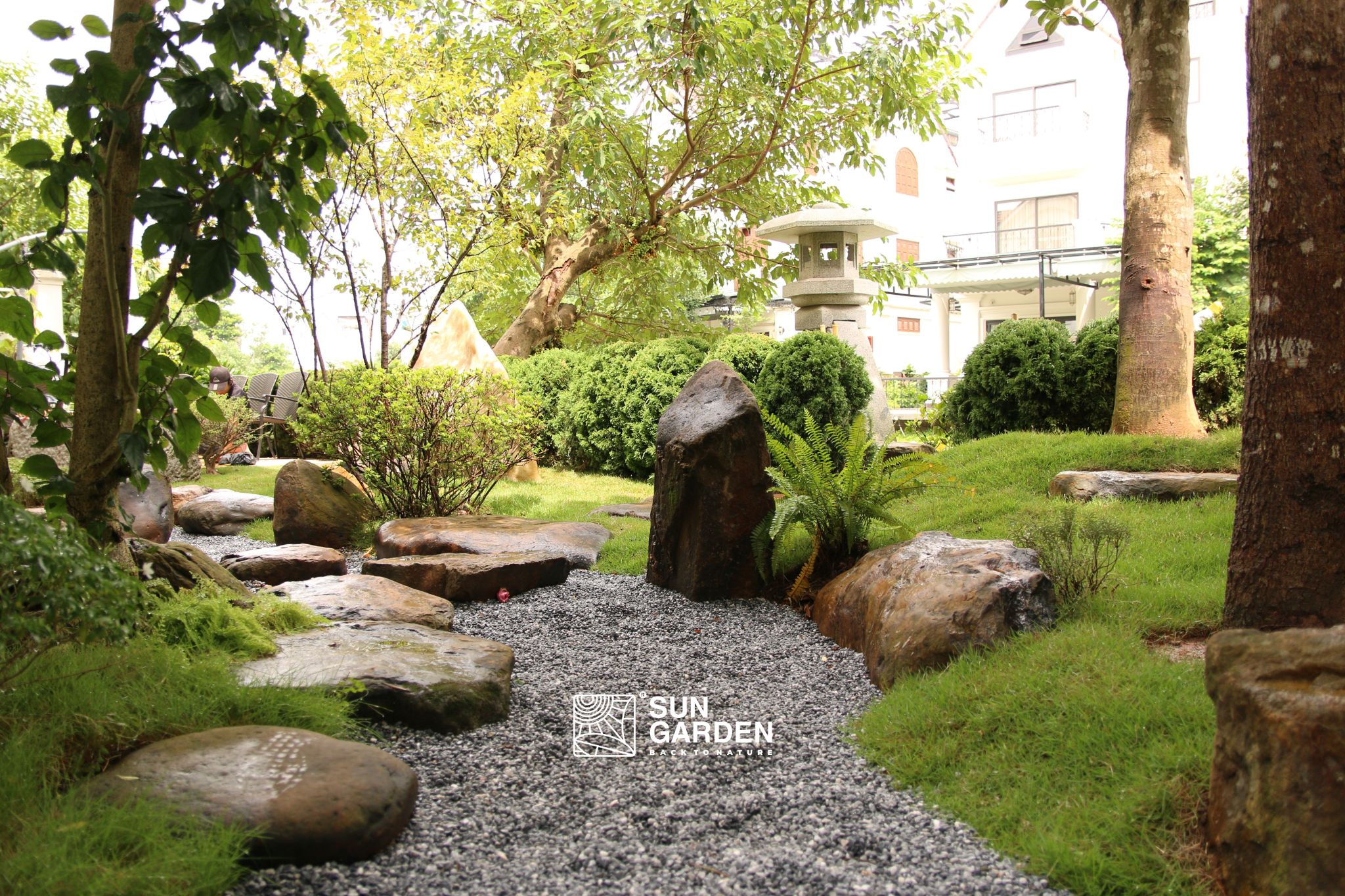 thiết kế sân vườn 5