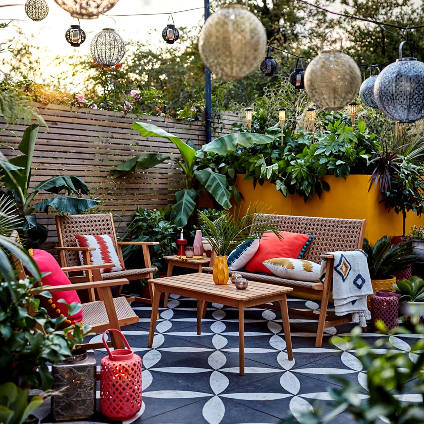 Thiết kế sân vườn sau nhà 4