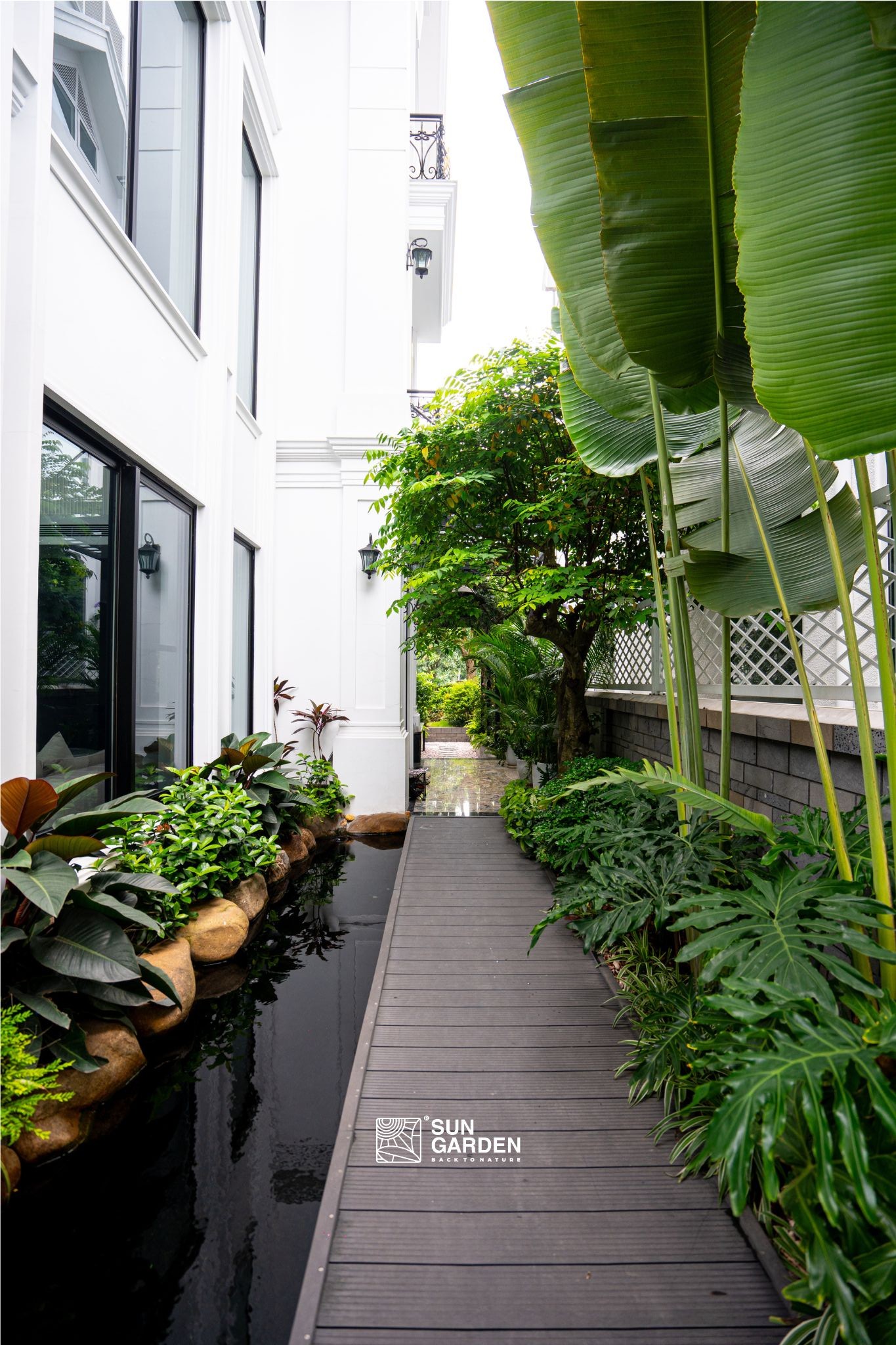 nhà sân vườn hiện đại 4