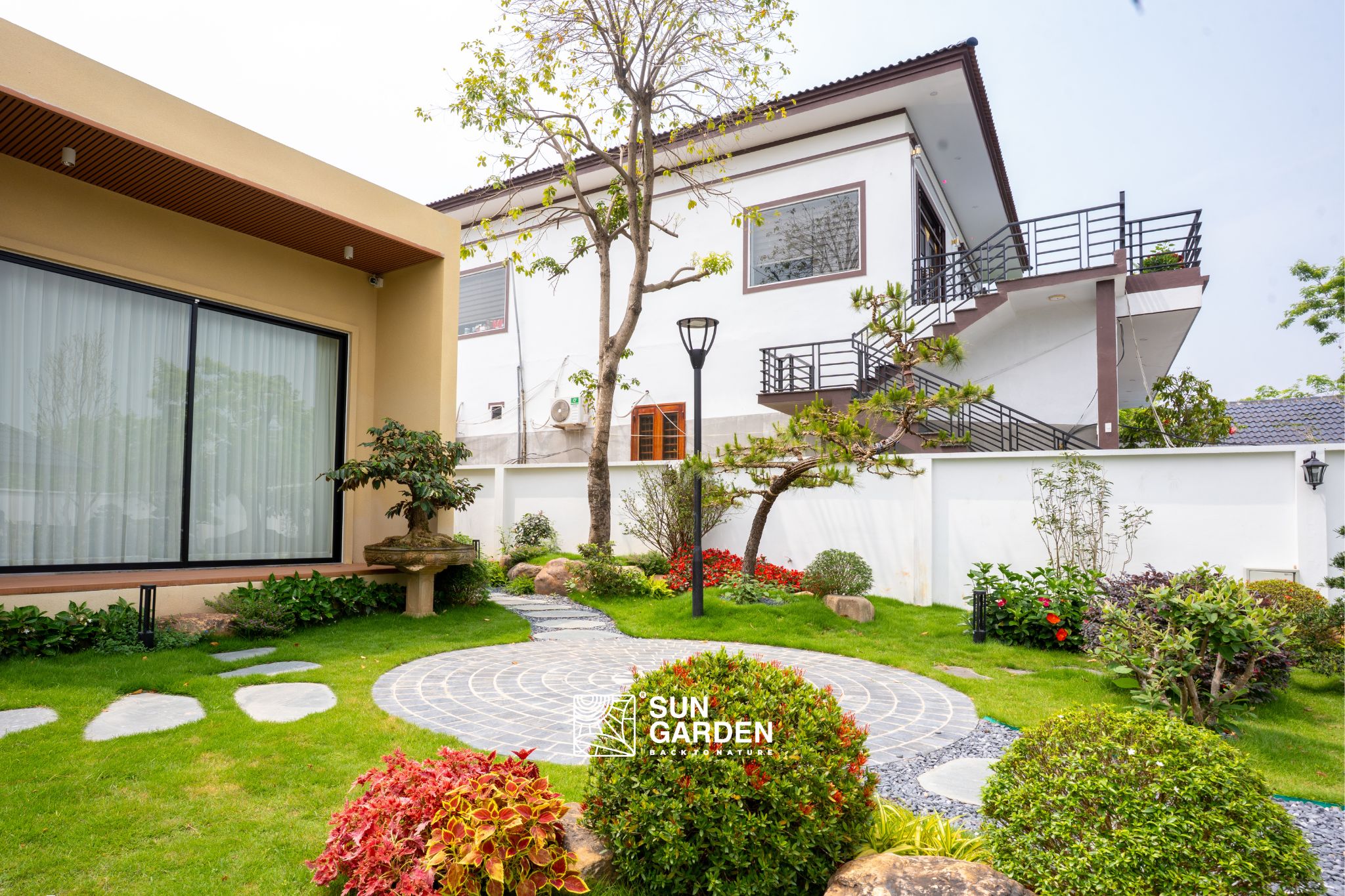 Ảnh sân vườn 3