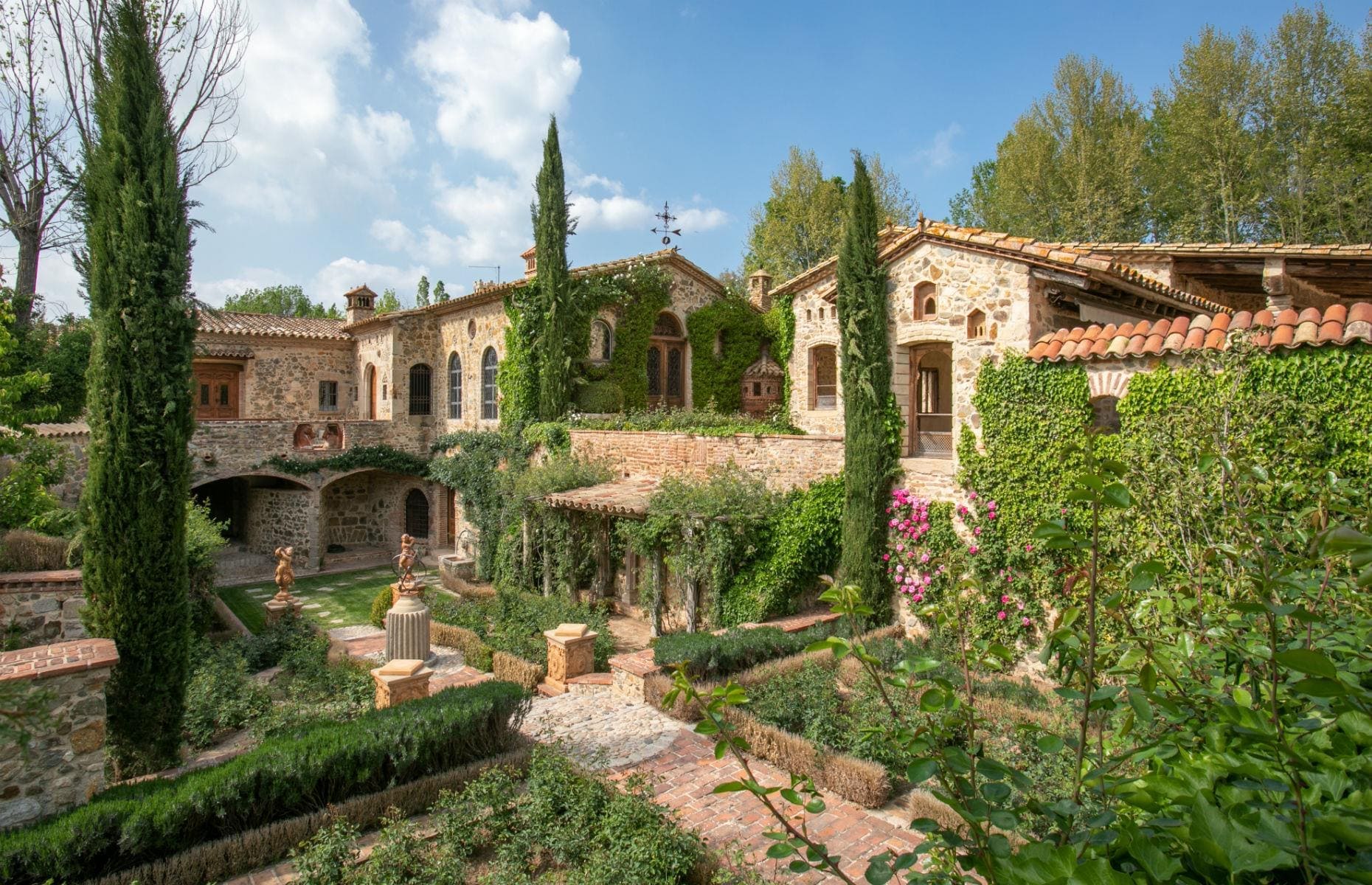 Thiết kế sân sau nhà ống 1